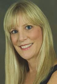 Maura Dawson's Instagram, Twitter & Facebook