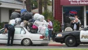 Moving Day Fail Photos Too Funny To Avoid This Moving Day Nightmare And To Help Ensure That Your Move Goes Smoothly W Funny Moving Pictures Funny Moving Day