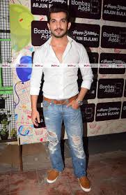 Arjun Bijlani Birthday Bash Pics Mouni Roy Gets The Birthday Cake For Arjun Bijlani Arjun bijlani looking very cool. inuth com