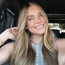 Sarah Mcsweeney's Instagram, Twitter & Facebook