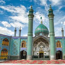 Isfahan Est La Ville Incontournable De Tout Voyage En Iran Cest Une Ville Tres Impressionnante De Par Tous Ses Monuments Croisiere V Voyage Croisiere Villa