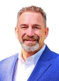 Randall Pittman's Instagram, Twitter & Facebook