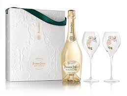 Deck the halls in festive christmas decorations, get ideas for christmas recipes, or … The Best Champagne Christmas Gifts For 2020