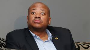 Diese ist die profilseite des trainers kaizer motaung. Motaung Kaizer Chiefs Always Plan For The Long Term Amid Fifa Transfer Ban Goal Com