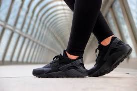 Black And White Huaraches Womens Nike Air Huarache Tripple Black Nike Huarache Women Nike Air Huarache Black Nike Air Huarache
