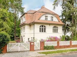 Verwunschene Kunstler Villa In Herrlicher Parklage Altbau Villa Fassade Haus Altbau Jugendstil