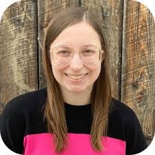 Kerri Pollard's Instagram, Twitter & Facebook