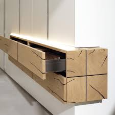 Mit dem baukastenprinzip von now! Hulsta Gentis Schlafzimmer Weiss Mit Akzent In Nussbaum Oder Eiche Mobel Bar Ag
