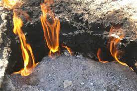 Wer in die türkei einreist, braucht derzeit nur einen schnelltest, der nicht älter als 48 stunden sein sollte. Bilder Ewige Feuer Von Chimaera Ewiges Feuer In Yanartas Cirali Turkische Riviera Turkei