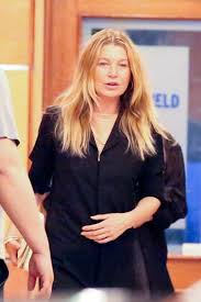 Meredith grey on grey's anatomy for 15 seasons. Ellen Pompeo Out At Dinner In La 05 28 2021 Celebmafia