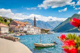 Budva is a big light show. Budva Einer Der Altesten Orte An Der Adria Geo