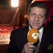 David Lorente nos habla de su personaje en 'Cristo y Rey': "La función de  Paco es proteger a Bárbara Rey"