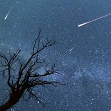 Ainsi, pour profiter d'une véritable pluie d'étoiles filantes, vous pourrez a priori aussi bien viser la nuit du 11 au 12 août que celle du 12 au 13 août. Stream V Etoiles Filantes Prod O S N I By 2v2jr Listen Online For Free On Soundcloud
