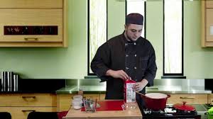 In 1939, the state of maine introduced a law to ban the addition of tomatoes to chowder, considering the act to be a rude gesture against chef and fromager tood jasmin shares his favorite recipe for a rich classic new england style clam chowder in this video. New England Clam Chowder Soup Halal Version Youtube