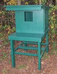 Some people view feral cats as a nuisance, but animal lovers have no option other than to help these animals survive the elements in some fashion. Raccoon Proof Cat Feeding Station Sos Animals Lounge Cat Feeding Station Feral Cat Shelter Cat Feeding
