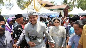 Lahir 26 julai 1987) ialah pelakon lelaki malaysia. Teruja Dipanggil Ayah Aidil Aziz