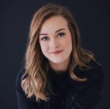 Emily Poe's Instagram, Twitter & Facebook