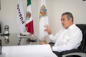 Raúl morón orozco (chucándiro, michoacán, 25 de octubre de 1958) es un profesor normalista y político mexicano, ha ocupado los cargos de diputado local, senador de méxico por el estado de michoacán y desde el 1 de septiembre de 2018 ejerce el cargo de presidente municipal de morelia. X Js8oyrlvazbm
