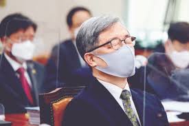 최근 저의 거취 또는 제가 어떤 다른 역할을 해야 하지 않느냐 이런 부분에 대해 언론이나. Fh9au Wnzokvqm