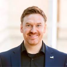 🦄✨Standing out helps (and my tartan suit certainly did its bit)✨🦄 But so  much of what was said at the ASVA : Association of Scottish Visitor  Attractions conference in Perth pointed to