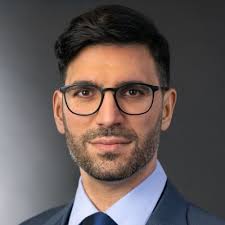 Fleiß & Mühe zahlen sich nicht sofort aus. Es ist sehr oft frustrierend.  Man sieht nur, was schief läuft. 2021 hatten wir eine Vision mit Empathy. 4  Jahre später waren der Bundespräsident