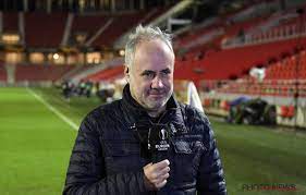 Bert sterckx, peter vandenbempt, tom boudeweel en geert heremans verzorgen het wedstrijdcommentaar op de radio. Pxzd5u7lzvv Jm