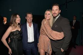 Benedict cumberbatch, don cheadle, elizabeth olsen and winston duke talk about promoting the film around the world, and they reveal what happens to them. Pictured Elizabeth Olsen Josh Brolin Gwyneth Paltrow And Chris Avengers Cast Red Carpet Pictures Over The Years Popsugar Celebrity Australia Photo 24
