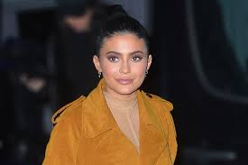 She has been getting lip fillers, which are made of either hyaluronic acid or fat, in order to give herself the signature kylie pout. Fans Notice Kylie Jenner S Lips Look Smaller In Calvin Klein Ads Allure