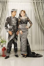 Walaupun ada banyak pilihan baju kahwin sekarang ini, persalinan baju songket masih lagi mendapat tempat dalam pemilihan pakaian nikah. 90 Songket Ideas Malay Wedding Dress Songket Dress Malay Wedding