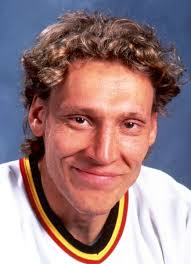 Player photos for the 1989-90 Vancouver Canucks at hockeydb.com