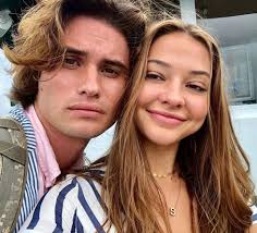 May 14, 2020 · read on to be shocked (or not) by the real ages of the outer banks cast. John B And Sarah From Netflix S Outer Banks Are Dating In Real Life And It S Everything
