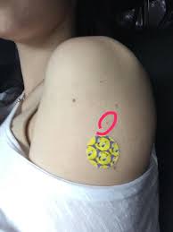 Anyway, it was given to me in the arm and it didn't hurt when they gave it to me. Where I Got My Meningitis Shot Versus Where The Nurse Put The Band Aid Mildlyinfuriating