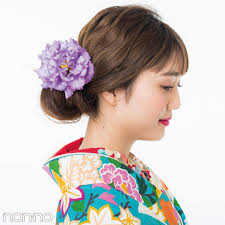 成人式の髪型で差をつけたいロングさん花盛りシニヨンで写真映え確実