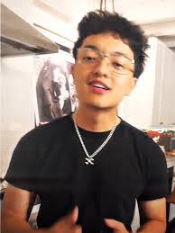 Kevin Beckham's Instagram, Twitter & Facebook