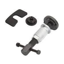 En changeant les plaquettes je me rends compte que les soufflets des pistons d'étrier de frein sont déchirés sur 2cm, certainement lorsque l'ancien propriétaire a voulu repousser les piston comme un bourrin. Repousse Piston Norauto Pour Etrier De Frein Norauto Fr