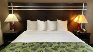 There is a public transport stop across the road from the hotel for. Motel Capri In Ca