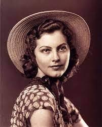 Tia Ogle's Instagram, Twitter & Facebook