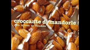 In una ciotola, o nella planetaria, montate gli albumi con 30 gr di zucchero, a neve ferma. Croccante Di Mandorle Ricetta Facile E Veloce Youtube