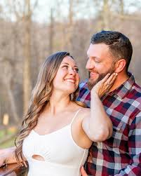 Opting for an engagement session amidst the stunning mountains is always a  fantastic choice! The presence of their adorable pup, Peanut, added an  extra touch of sweetness to the experience. Lauren and