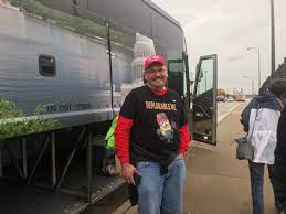 Busload from west-central Minnesota await Trump's visit | MPR News