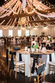Luxe Elegant Barn Wedding Venue In Independence Oregon Close To Salem Barn Wedding Venue Wedding Venues Indoor Wedding Venues Oregon