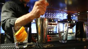 There are 10.67 shots in a pint of alcohol in the united states. 7 Relatively Healthy Alcoholic Drinks