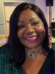 This is a picture of a happy family, but there is an unusual detail that  only the sharp-eyed will notice . This is a picture of a happy family, but  there is