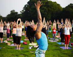 A growing body of research in the mental health field confirms the benefits of yoga for anxiety, stress, and more. Best Outdoor Yoga And Fitness Classes In Nyc Well Good