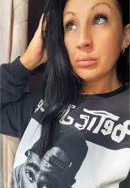 Amber Borror's Instagram, Twitter & Facebook