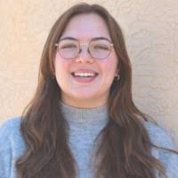 Elizabeth Raynor's Instagram, Twitter & Facebook