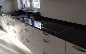 Die Bildergalerie Zu Dieser Lieferung In Oldenburg Finden Sie Hier Http Www Maasgmbh Com Aktuelle Oldenburg Granit Arbeitsplatte Arbeitsplatte Natursteine