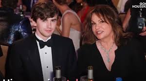 Freddie Highmore: Age, Height ...