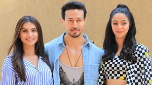 Tiger Shroff Tara Sutaria And Ananya Pandey Promotes Student Of The Year 2 At Jw Marriott Pics Tiger Shroff Student Of The Year Beautiful Bollywood Actress
