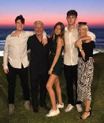 Son's heartbreaking tribute to 'beautiful mummy' who died after 11-year  cancer battle